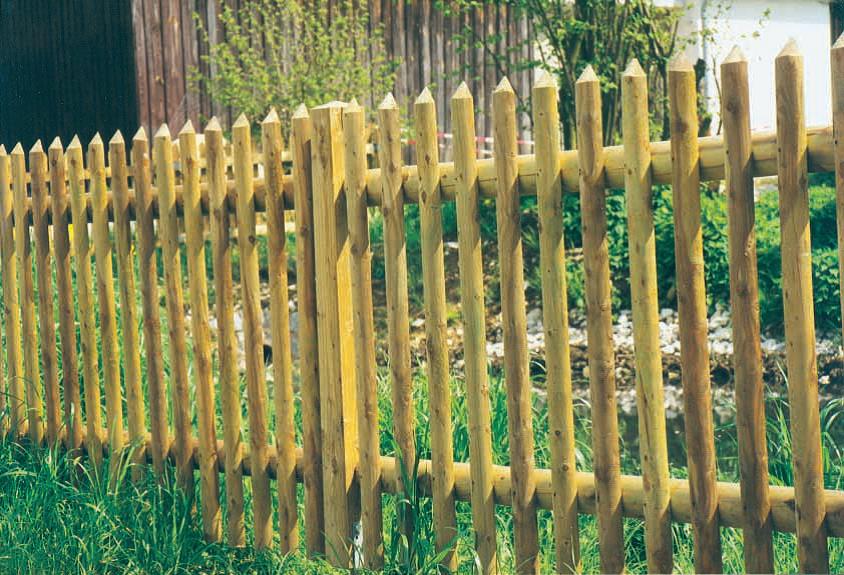 Beispiel Senkrechtlattenzaun